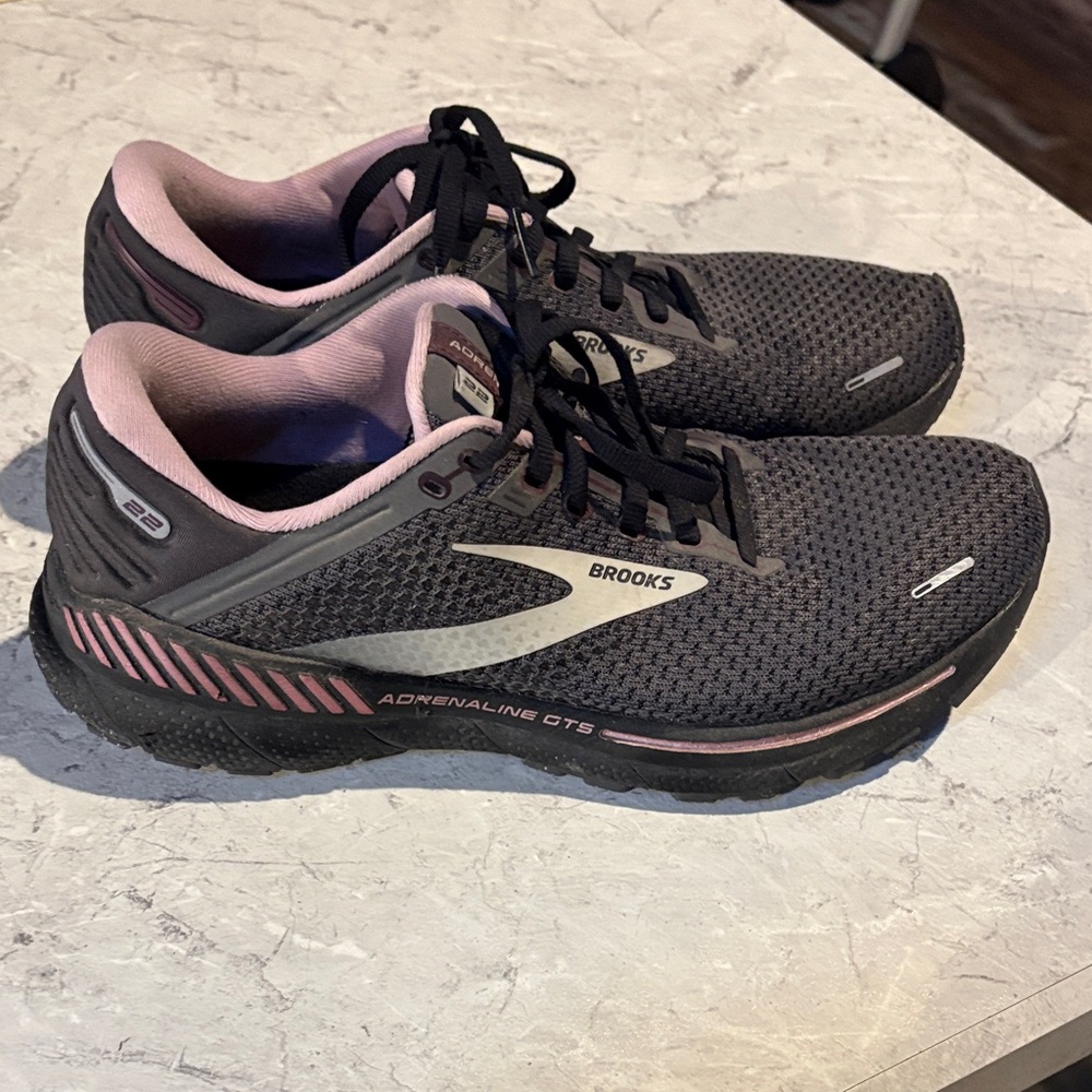 Brooks Women's Adrenaline GTS - Black and Pink